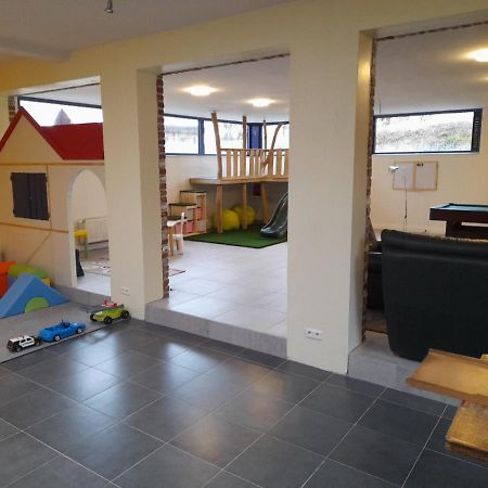 B&B 'T Maanhof Gingelom Exteriör bild