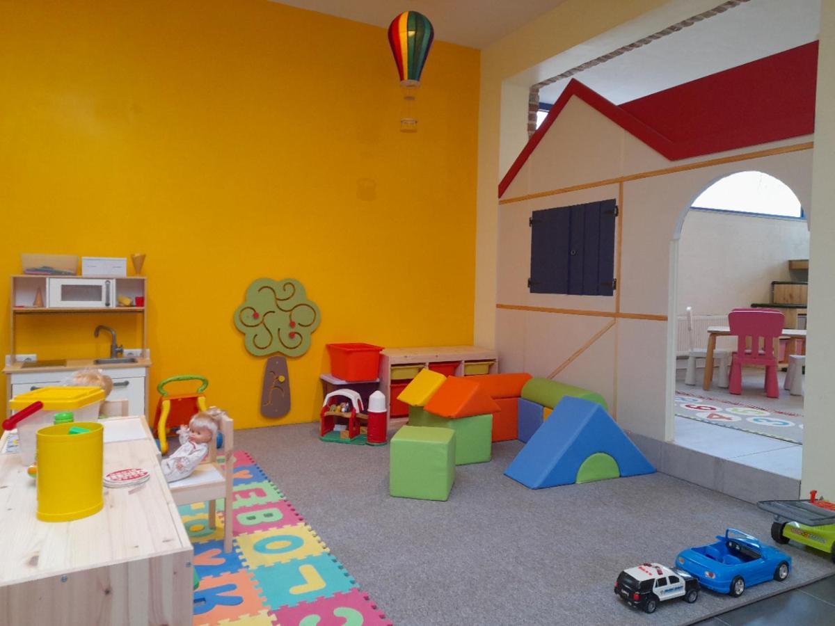 B&B 'T Maanhof Gingelom Exteriör bild