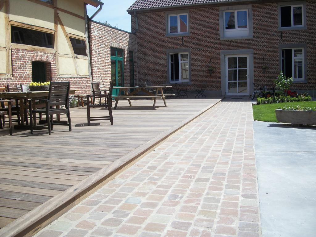 B&B 'T Maanhof Gingelom Exteriör bild