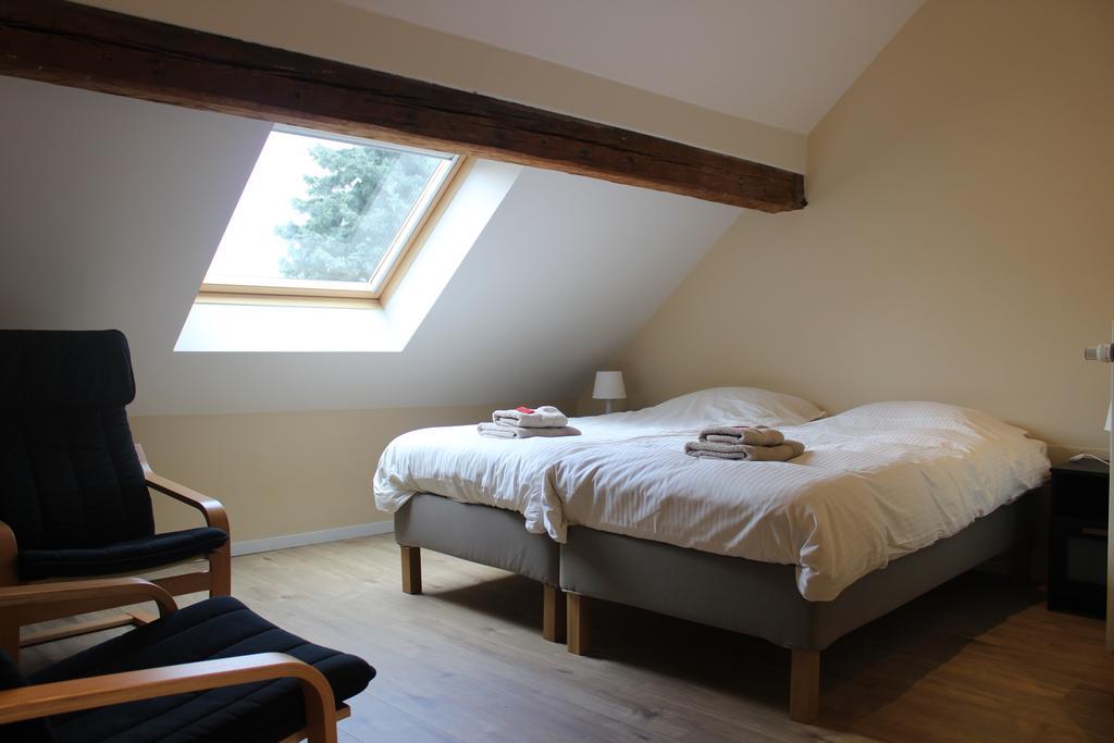 B&B 'T Maanhof Gingelom Exteriör bild