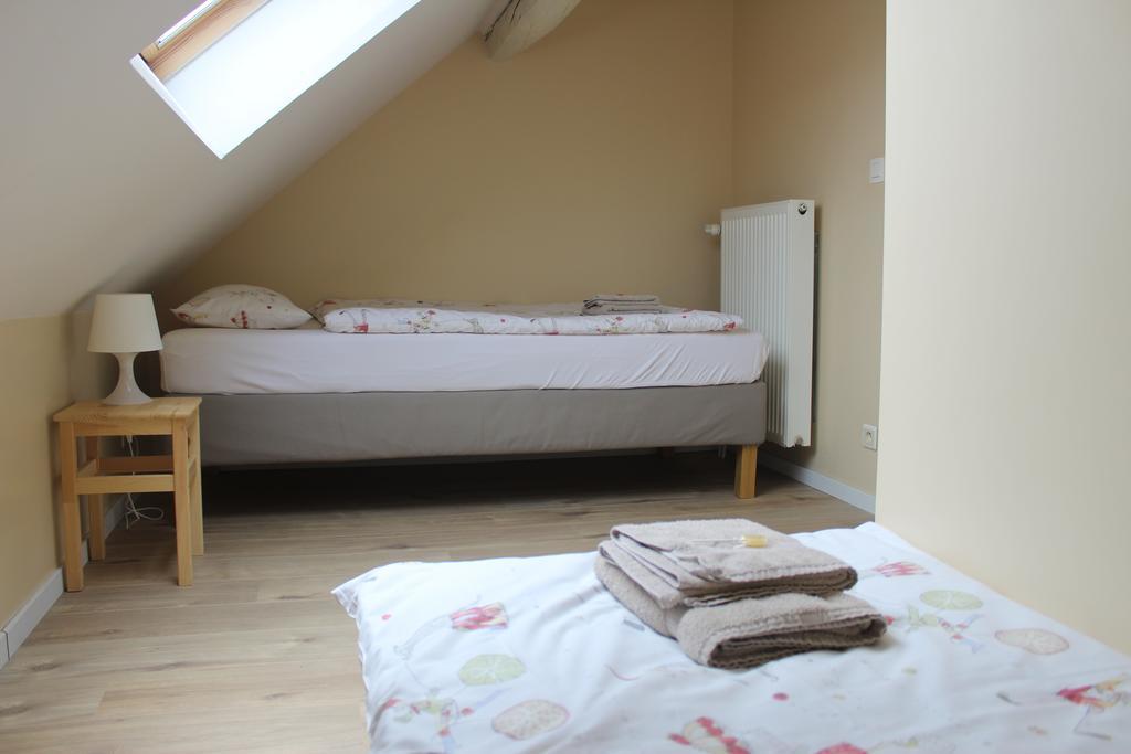 B&B 'T Maanhof Gingelom Exteriör bild