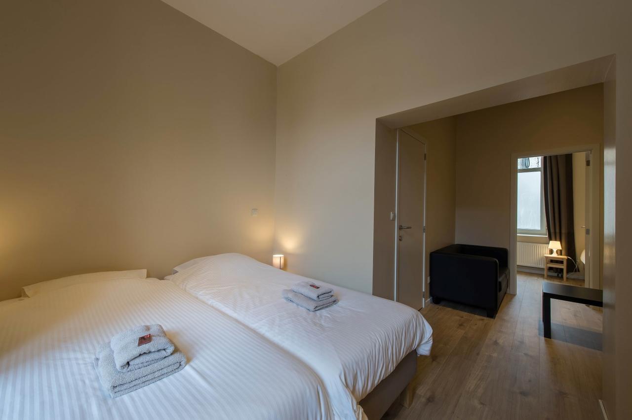 B&B 'T Maanhof Gingelom Exteriör bild